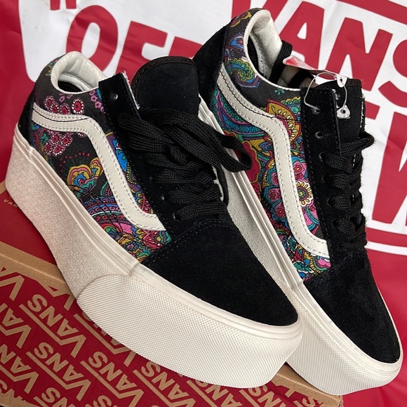 Vans Old Skool
Paisley Bloom Black
VNOA7Q5MBLK
WMNS Platforms - sneakers - Picture 8 of 16